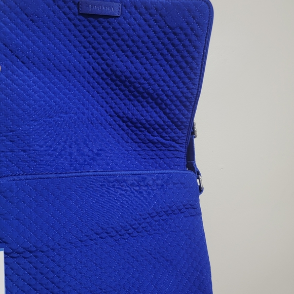 NWT Vera Bradley Blue Iconic Turnabout Crossbody in Romantic Paisley - Picture 3 of 7